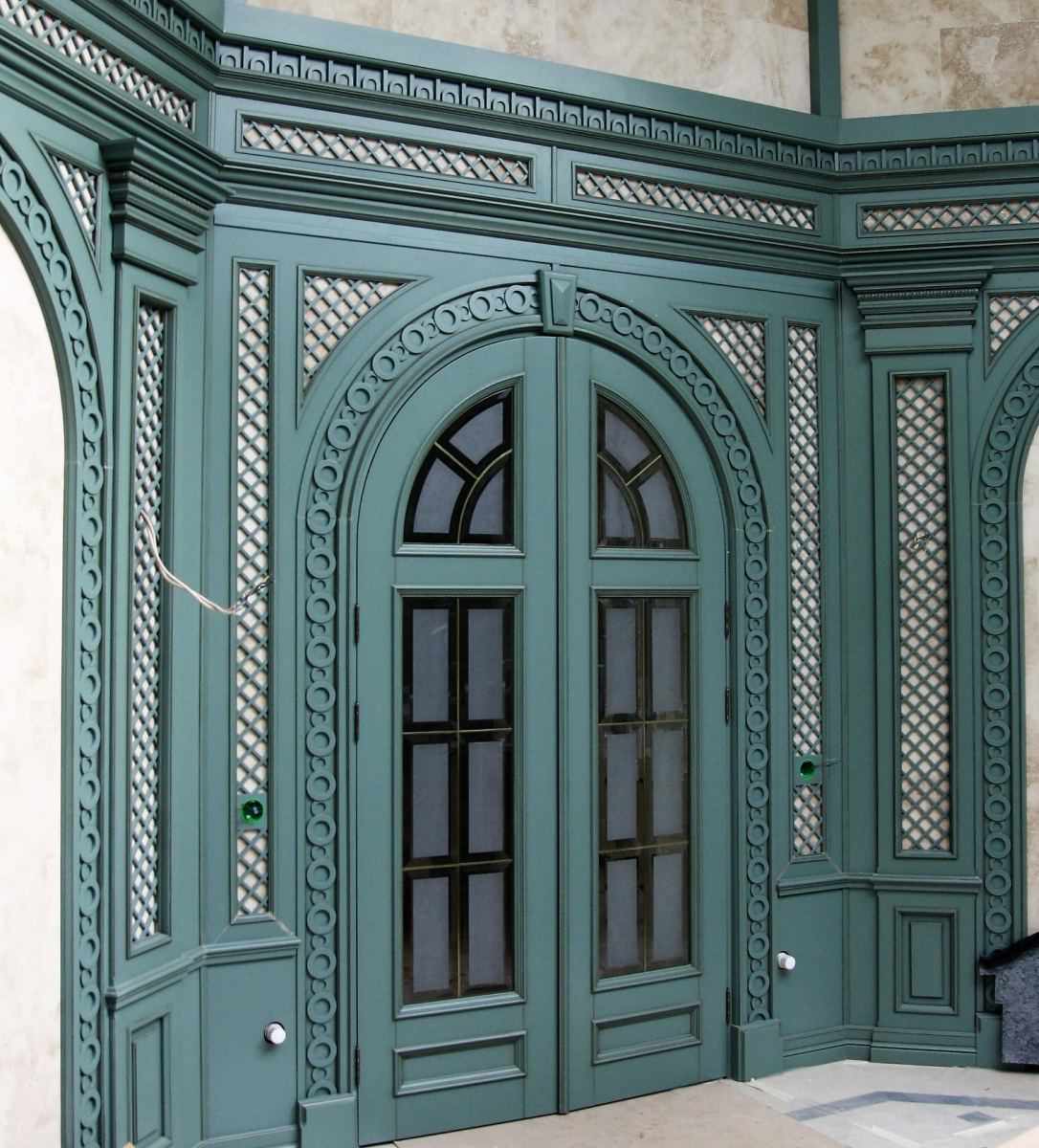 Отделка стен дома деревом