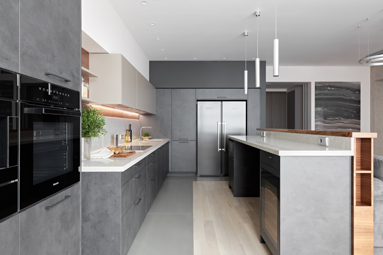 кухня в объединенном пространстве кухни-гостиной.