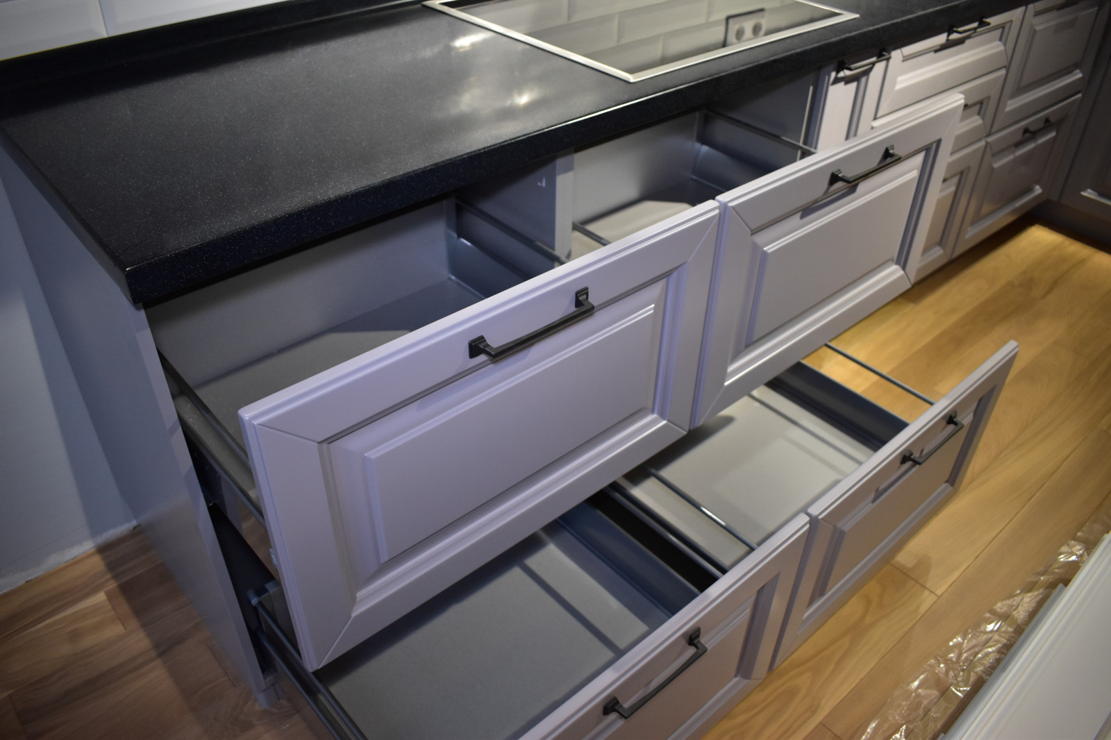 Кухня ЭКО массив бука с акриловой столешницей