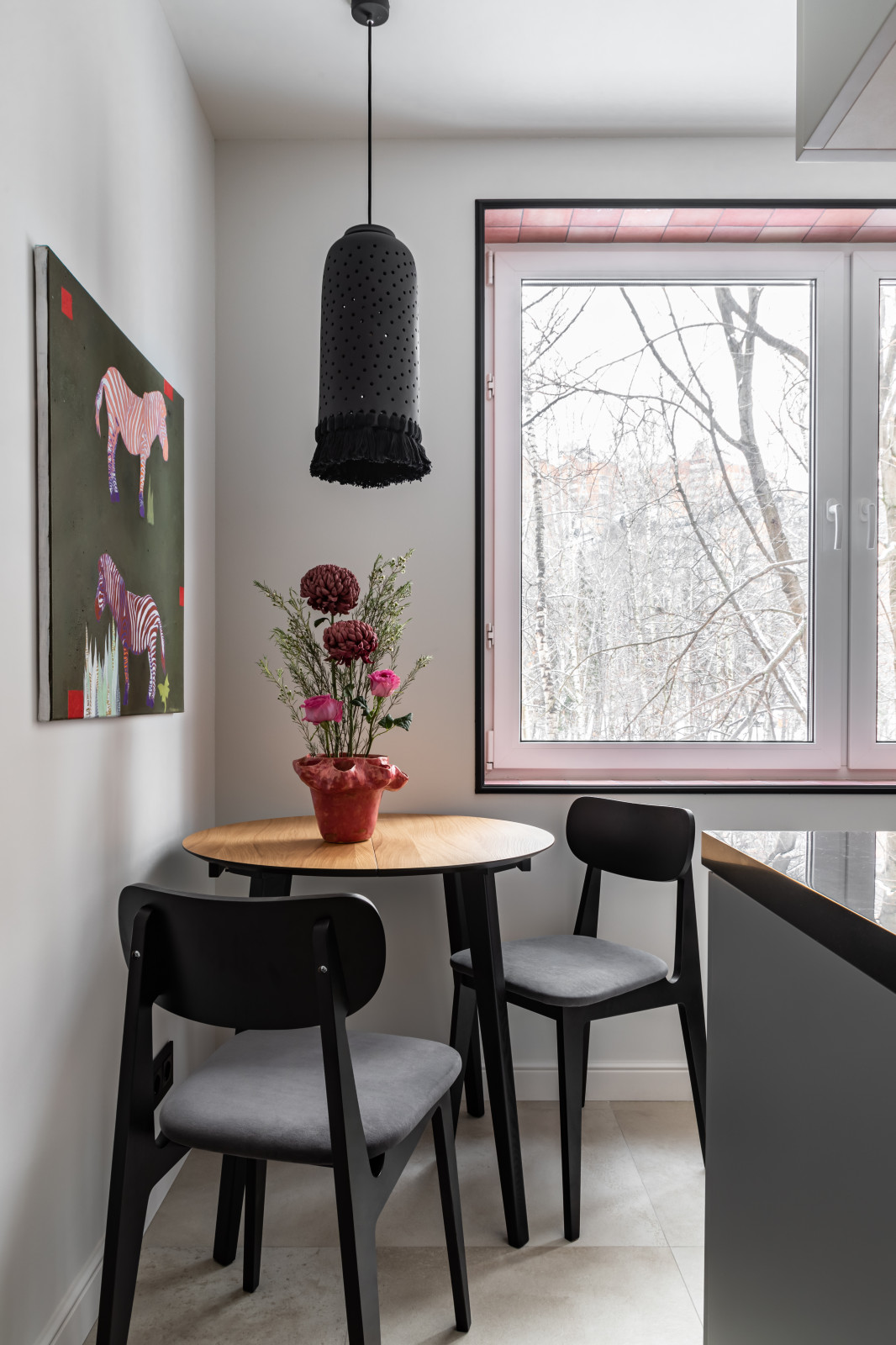 Уютная однокомнатная квартира с большим окном