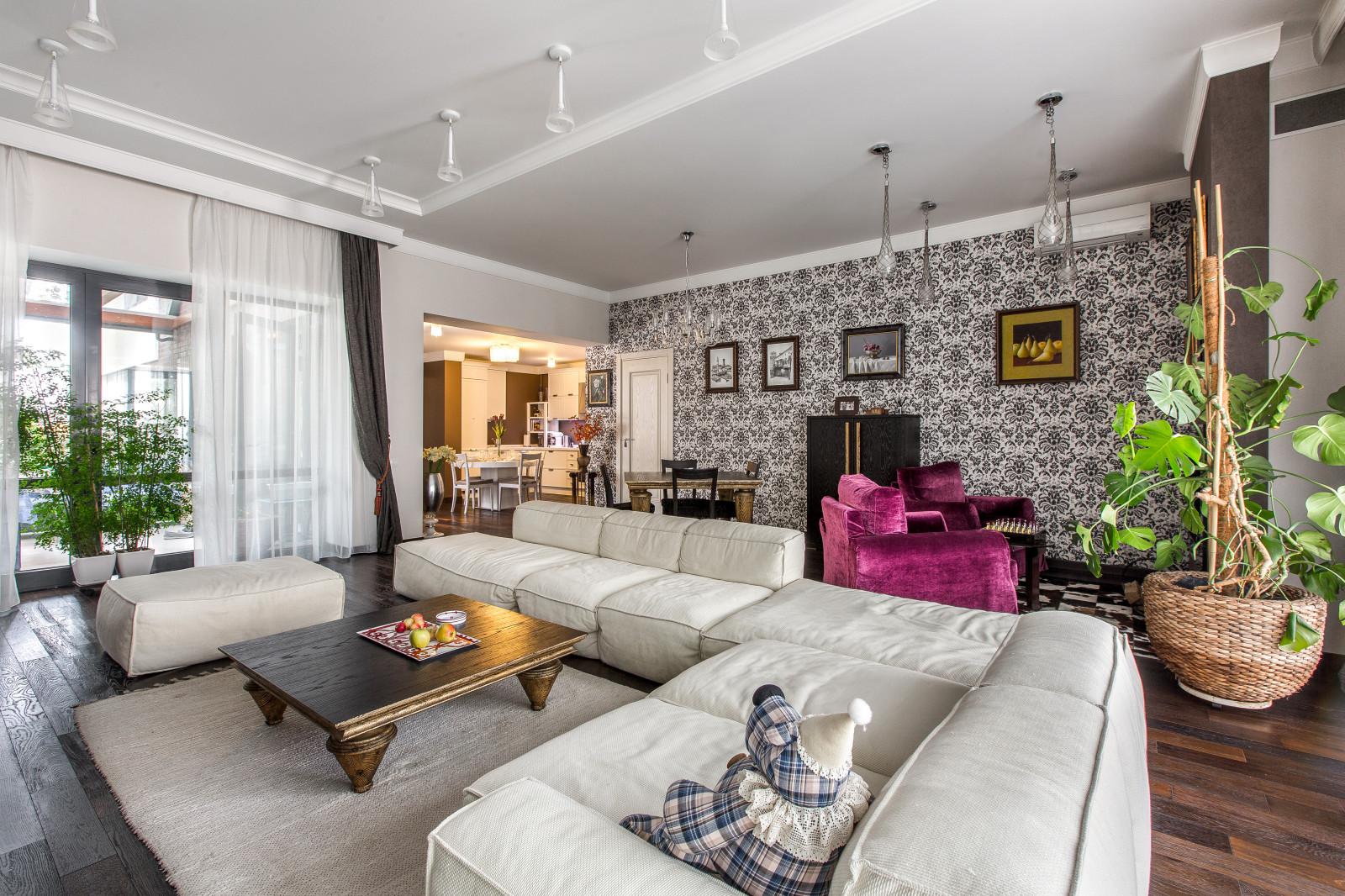 Интерьер с сочной ночинкой