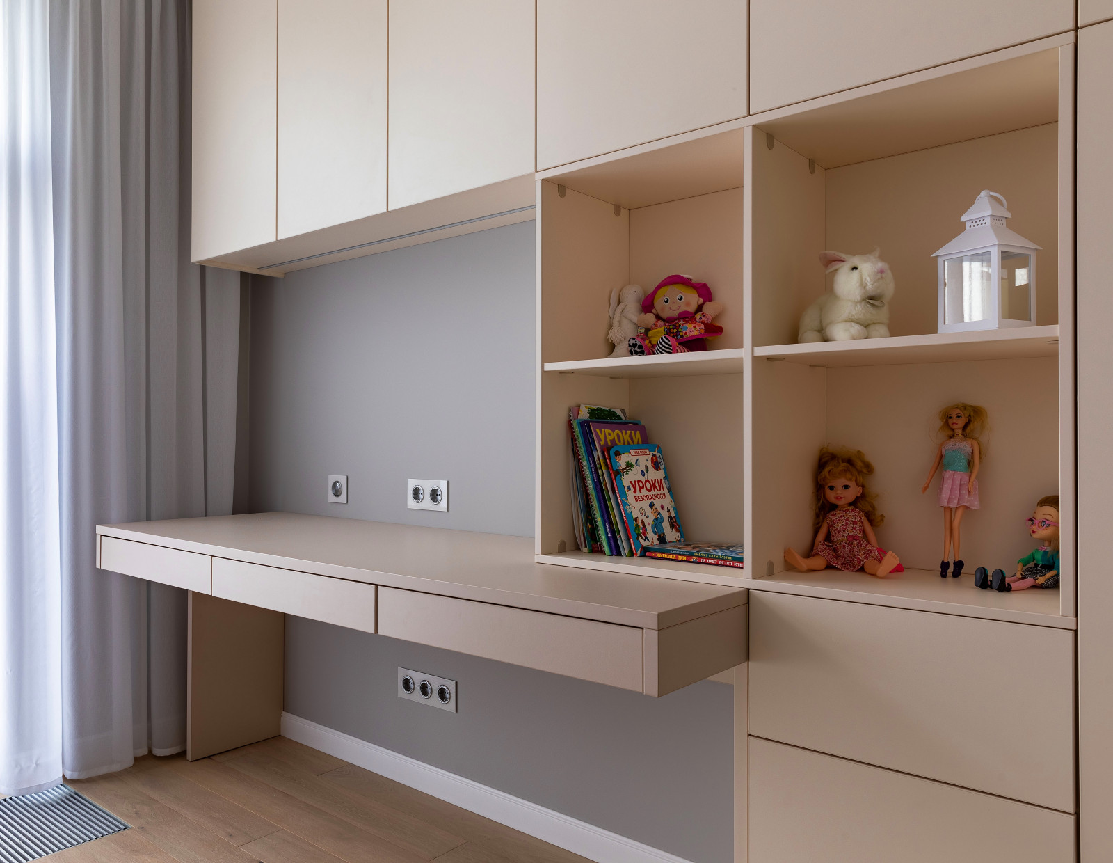 Мебель для детской: шкаф, стеллаж и стол