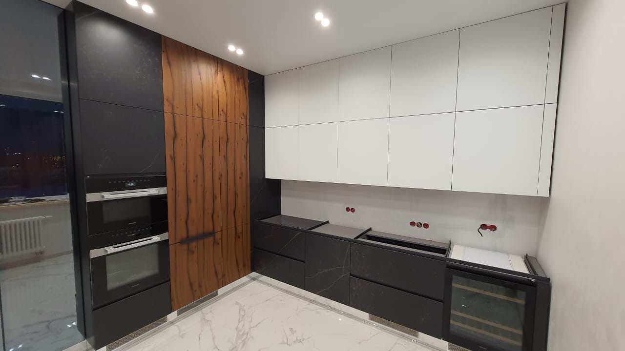 Обложка проекта: Кухня с фасадами Dekton