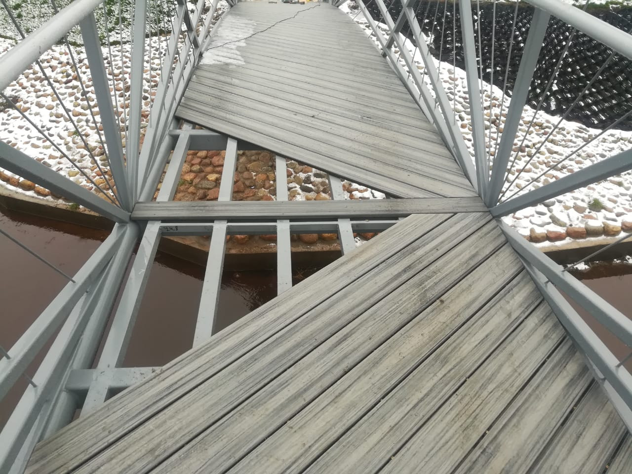 Обложка проекта: Дизайнерский мост , через речку