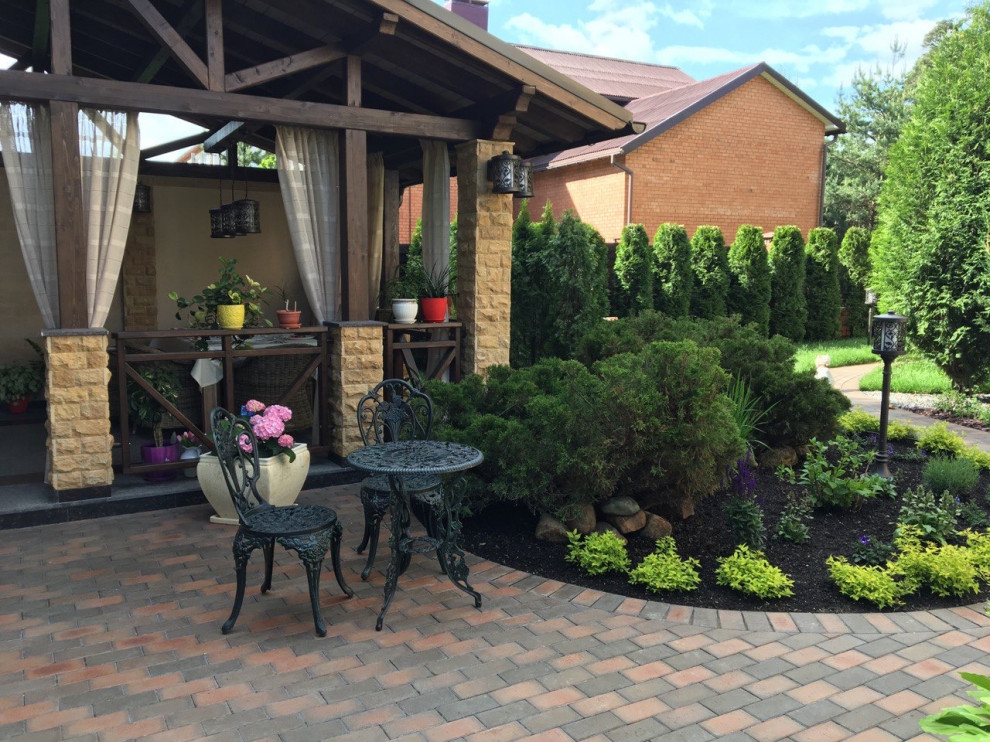 Любимовка. Беседка в пейзажном саду.