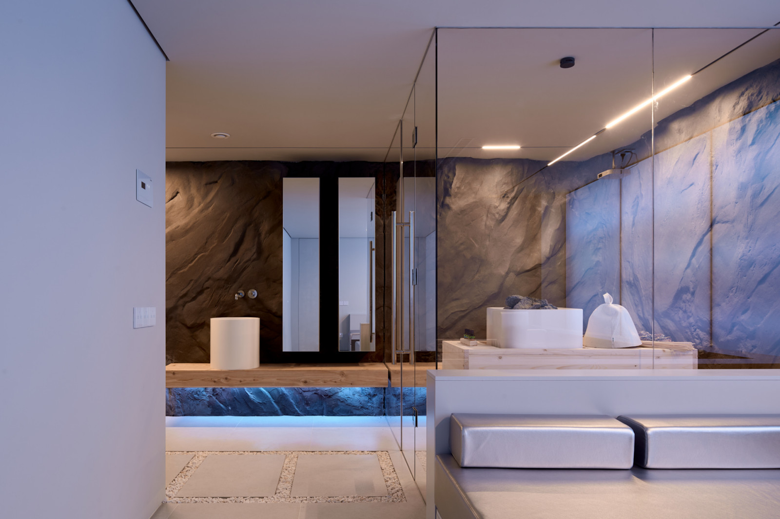 Сауна, молнии и норвежские скалы