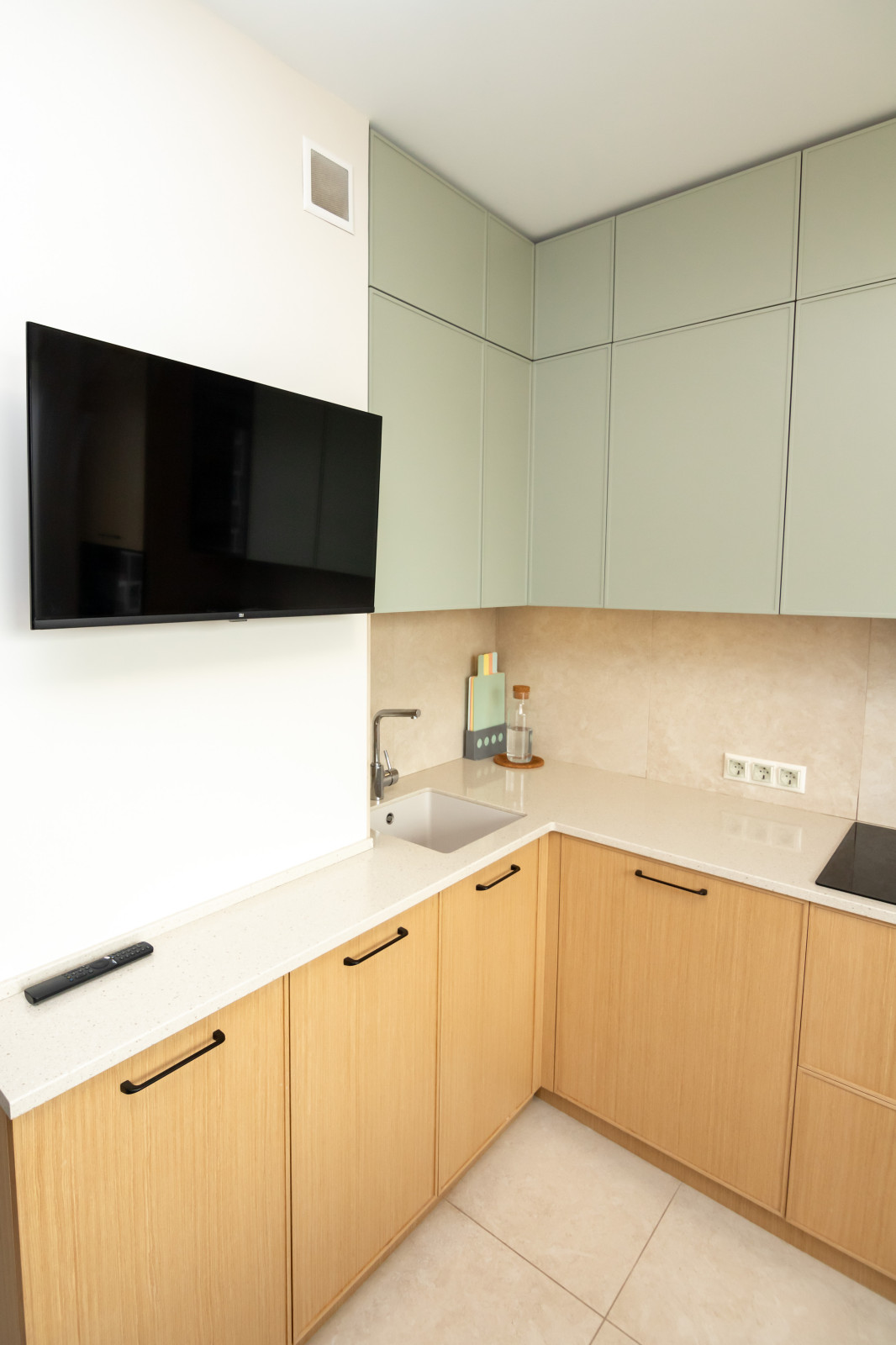 Неоклассическая кухня в трендовых цветах этого года