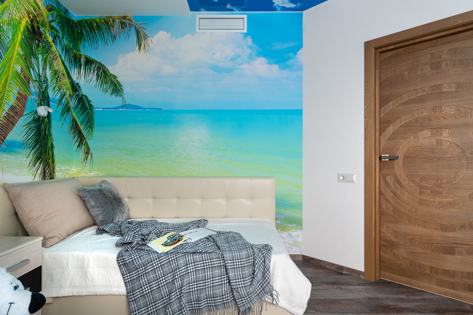 Разные полюса.