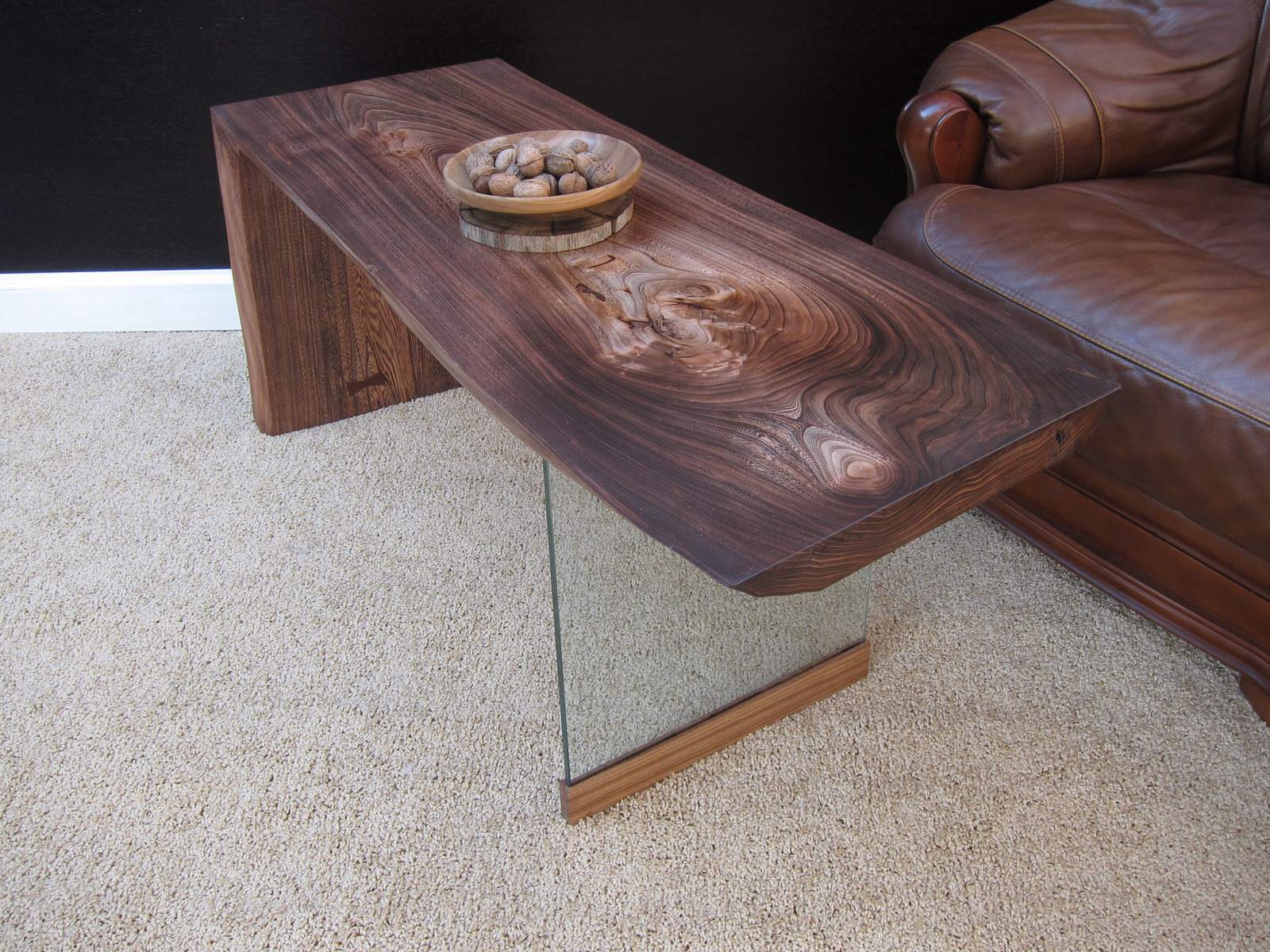 Обложка проекта: Столы из массива