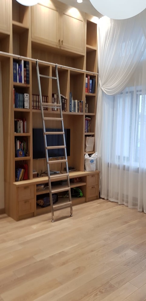 Обложка проекта: 2018 _ ДОМОДЕДОВО - лестница мебельная с крючками - модель step 33
