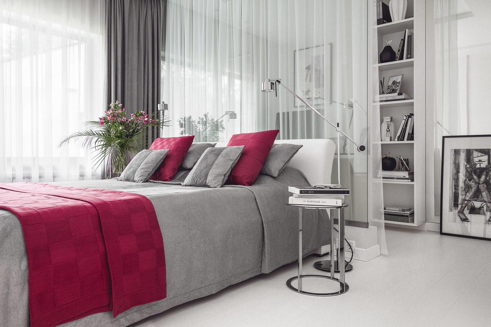 LET'S DRINK CHAMPAGNE AND DANCE ON THE TABLE