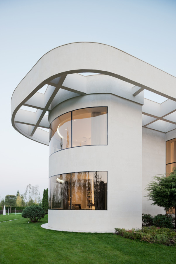 VILLA IN AGALAROV ESTATE