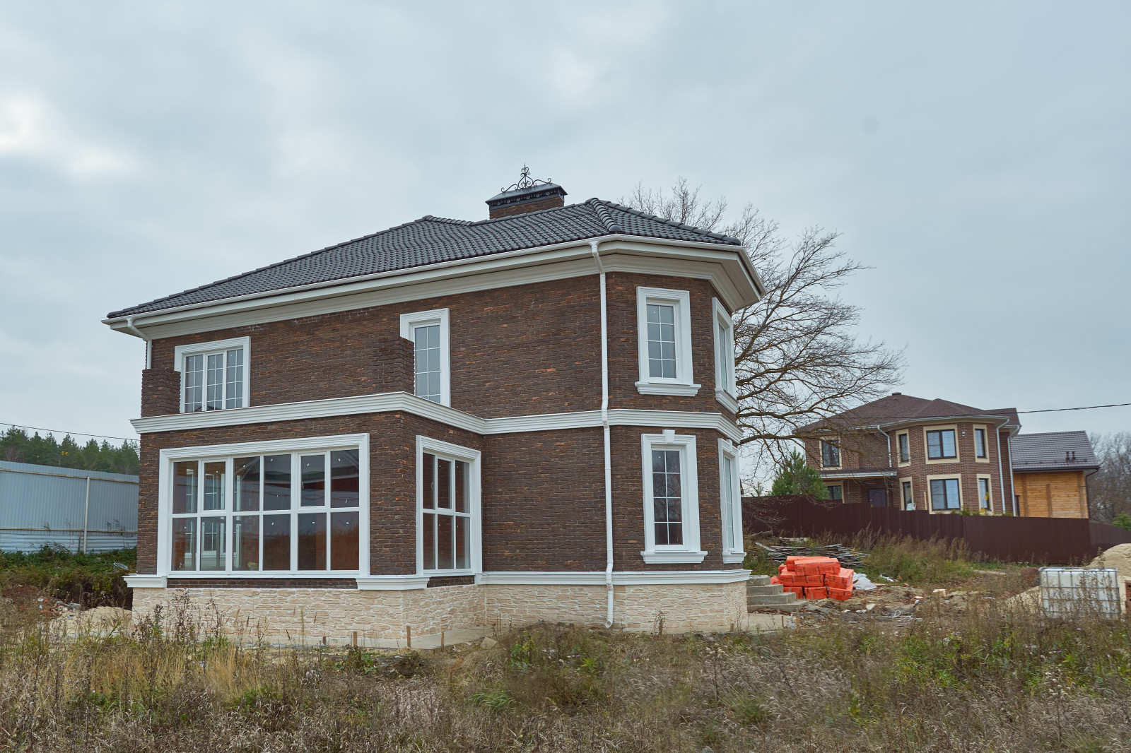 Дом в английском стиле. 290 м^2 г.Казань деревня Зимняя Горка.