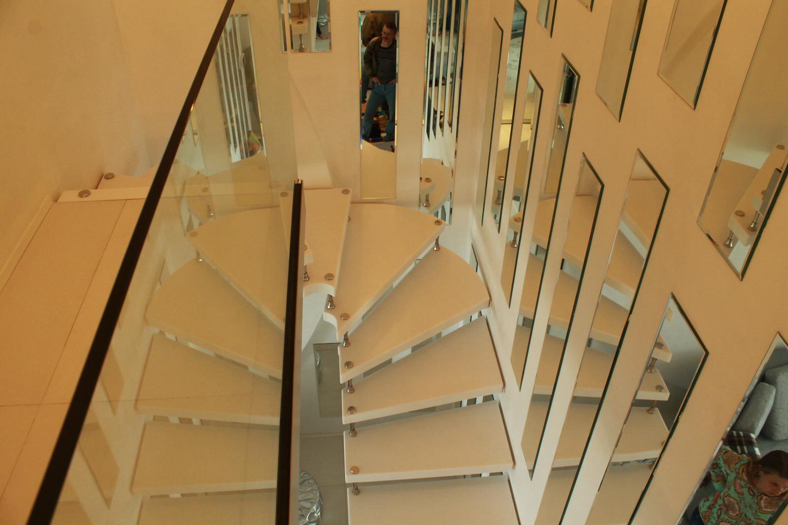 Лестница в малом пространстве в стиле Хай-тек