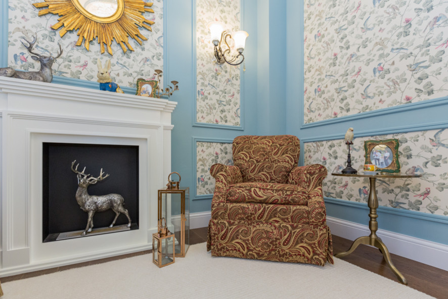 Кухня соединенная с гостиной зеркальным порталом. Реализованный проект