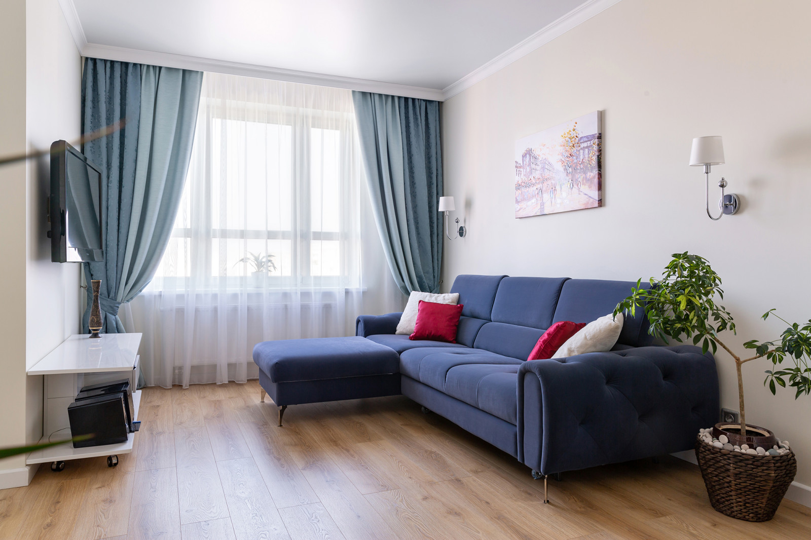 Квартира для родителей с натяжными потолками