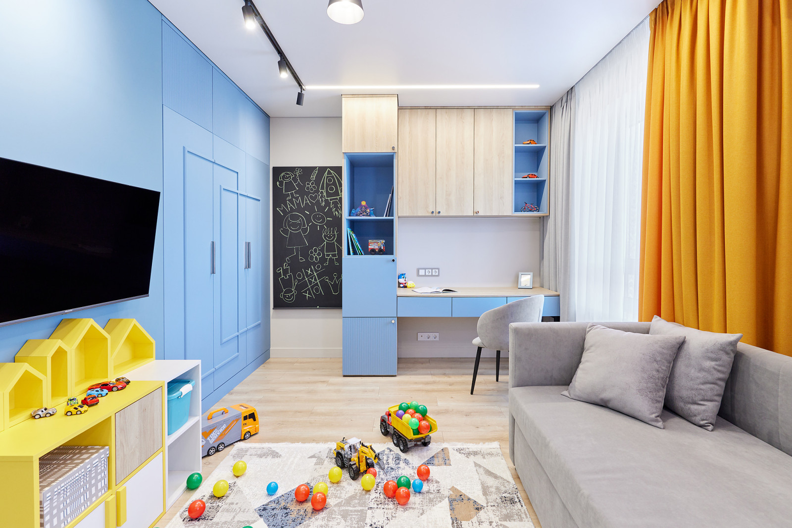 Проект двухкомнатной квартиры LIFE LOVE SHINE