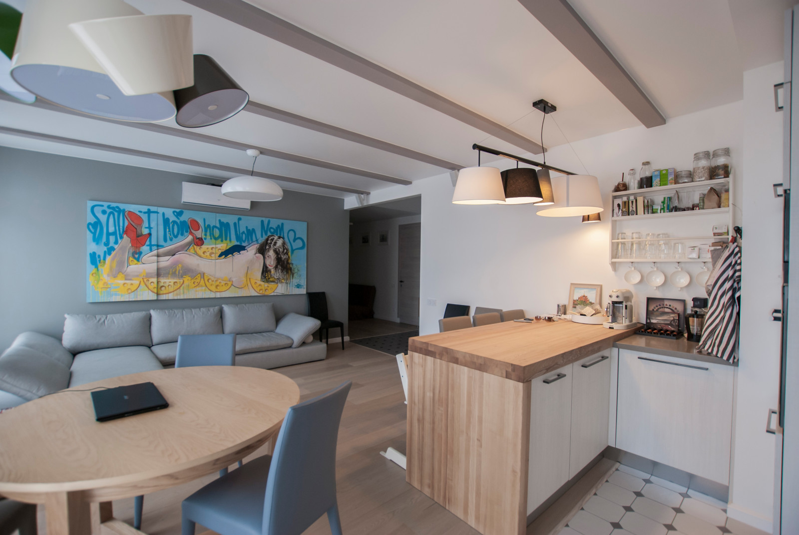 Modern and lignt 140 sq. m. appartment in Saint-Petersburg