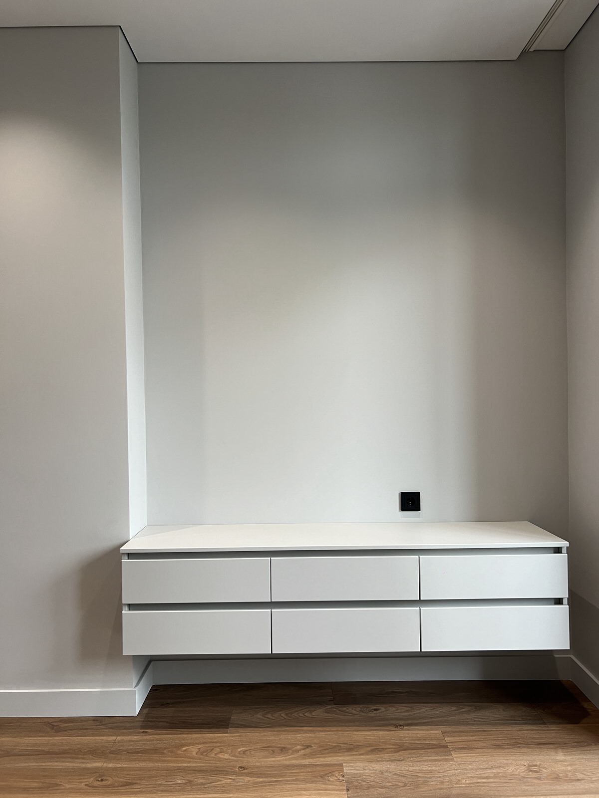 Черно-белая квартира в ЖК "ALT"