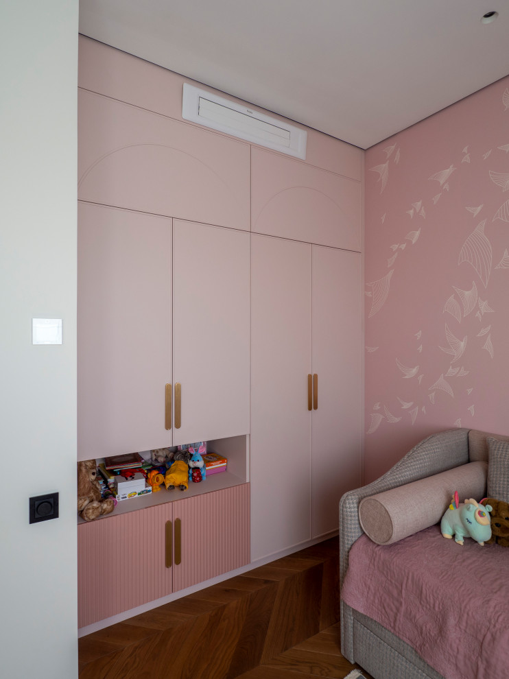 Меблировка детской в розовых тонах