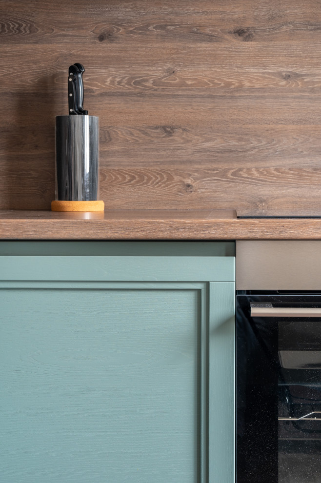 Кухня из массива с интегрированной ручкой