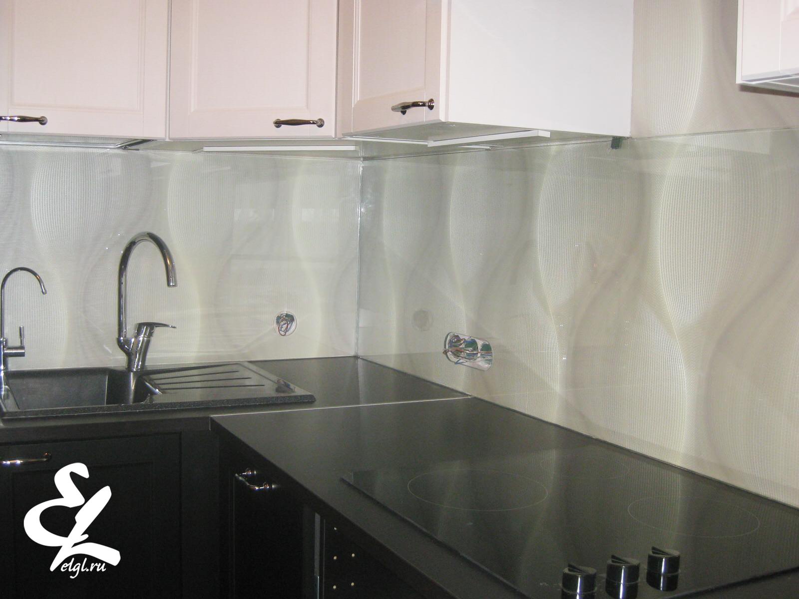 Зеркала и кухонные фартуки