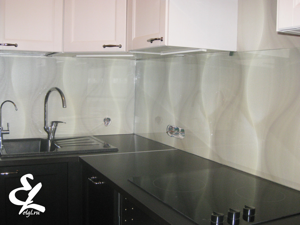 Зеркала и кухонные фартуки