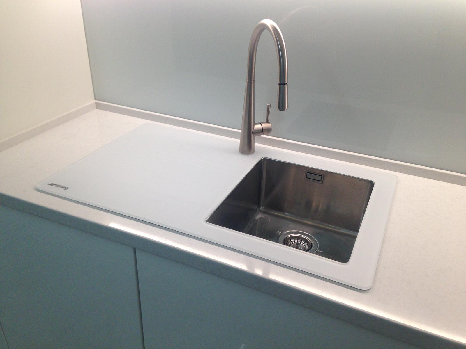 Москва. Ленинский пр-т  д.111. Квартира - студия.