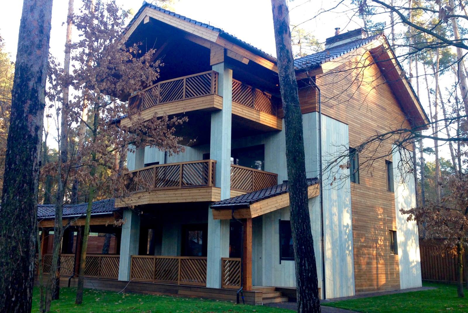 Фасады из дерева