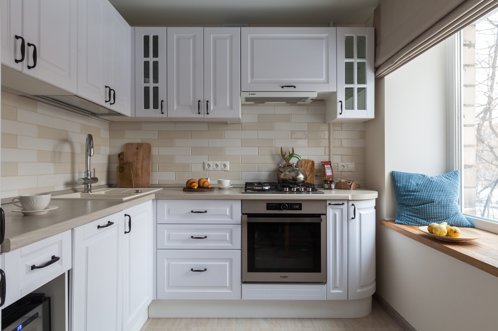 Просто фото: Кухни с радиусными фасадами