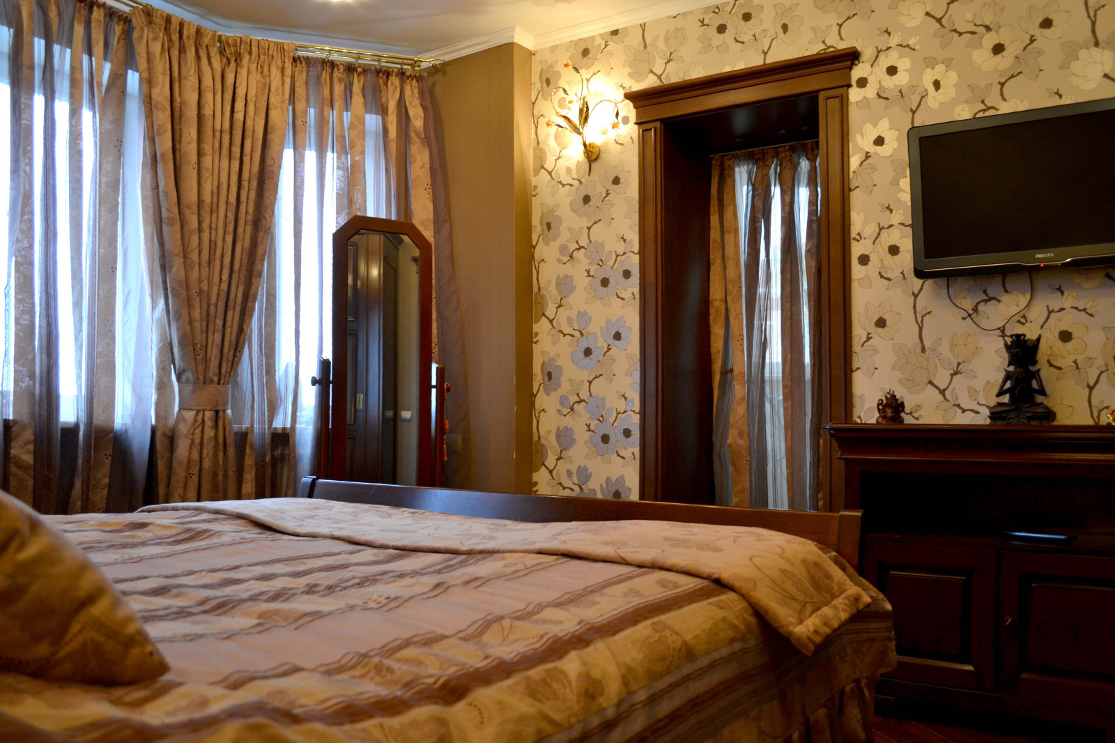 ДВУХКОМНАТНАЯ КВАРТИРА В КЛАССИЧЕСКОМ СТИЛЕ