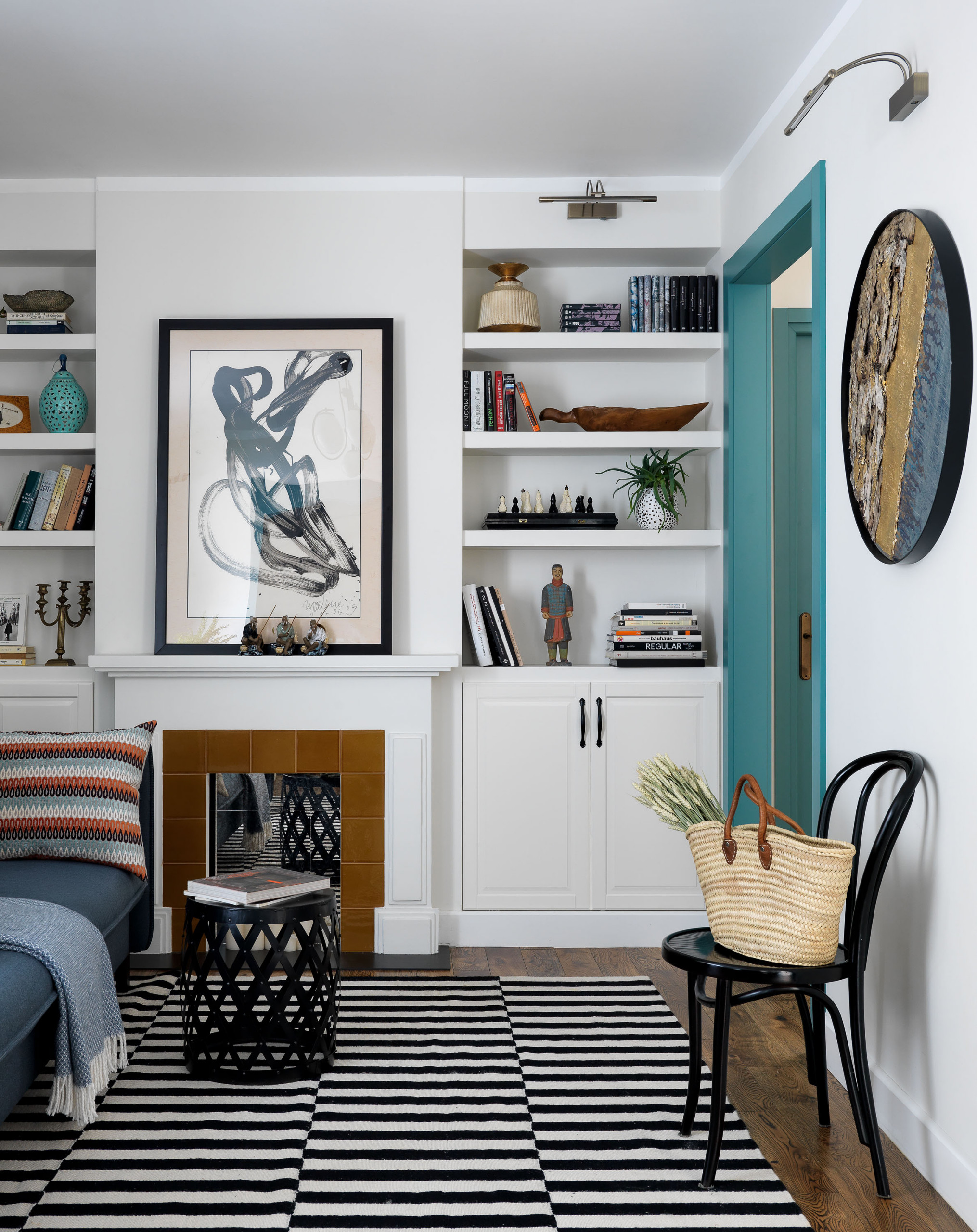 Houzz тур: Квартира с цветными дверями в Одинцове