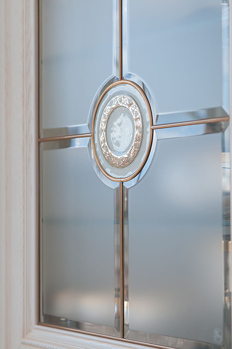 Изящный классический кухонный гарнитур