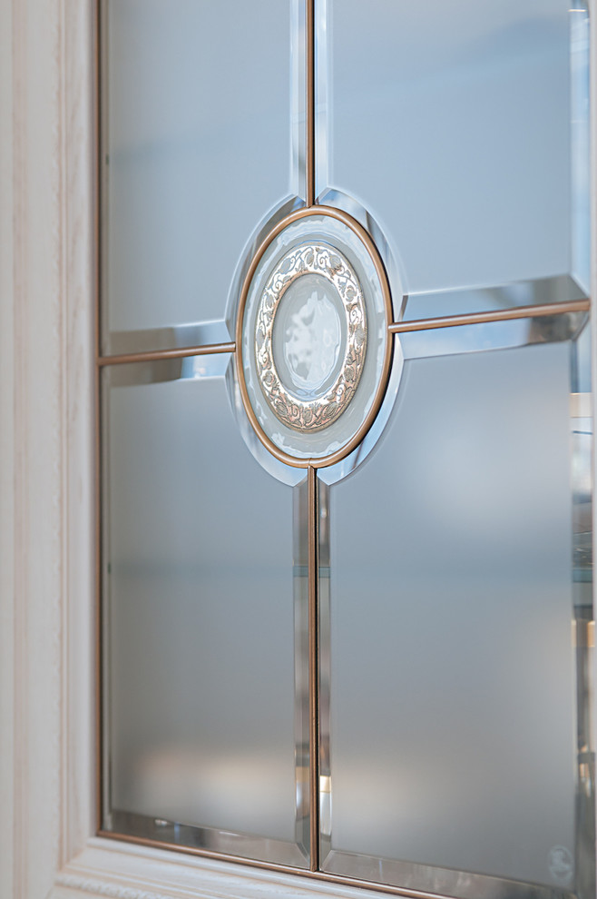 Изящный классический кухонный гарнитур