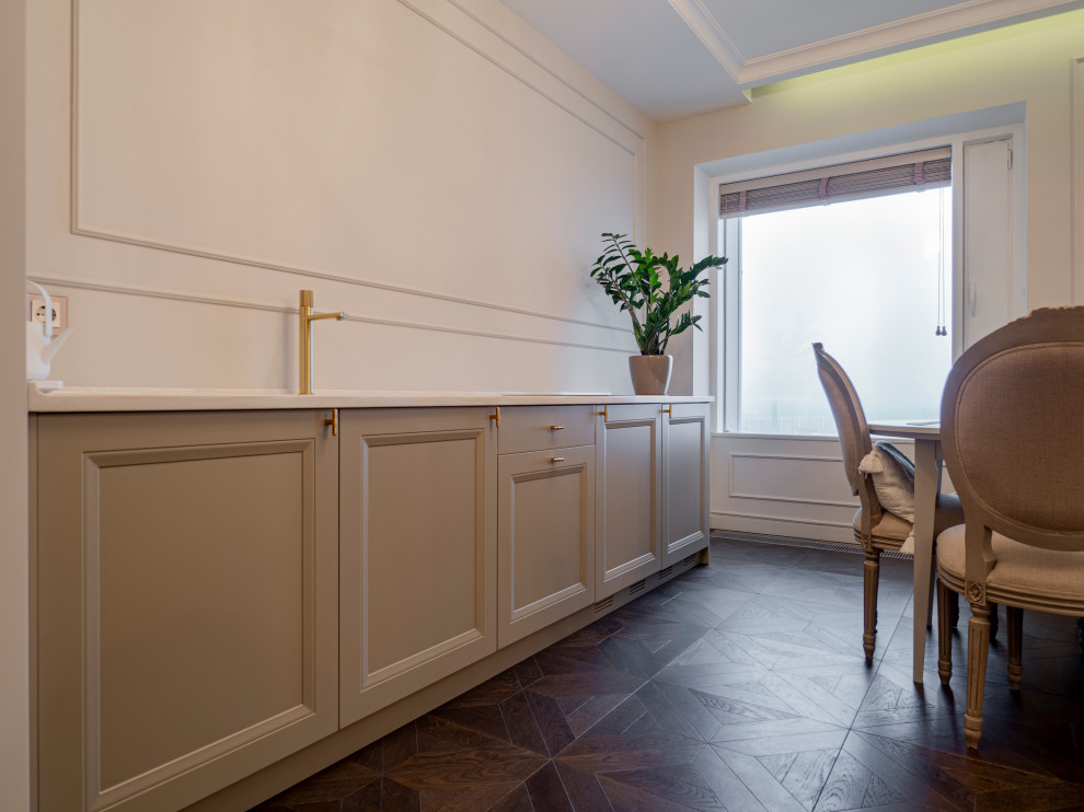 Меблировка квартиры: необычная кухня и гардеробная