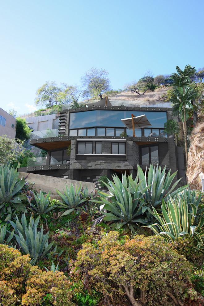 Голливудские Холмы - Лос Анджелес. Дом в современном стиле.