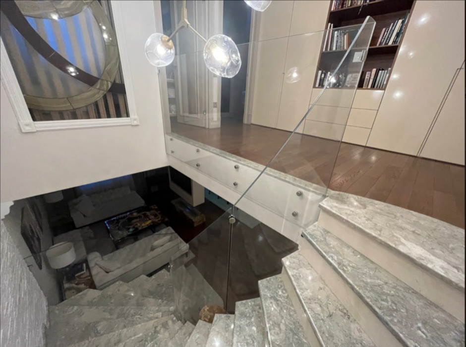 Стеклянные ограждения на лестницу