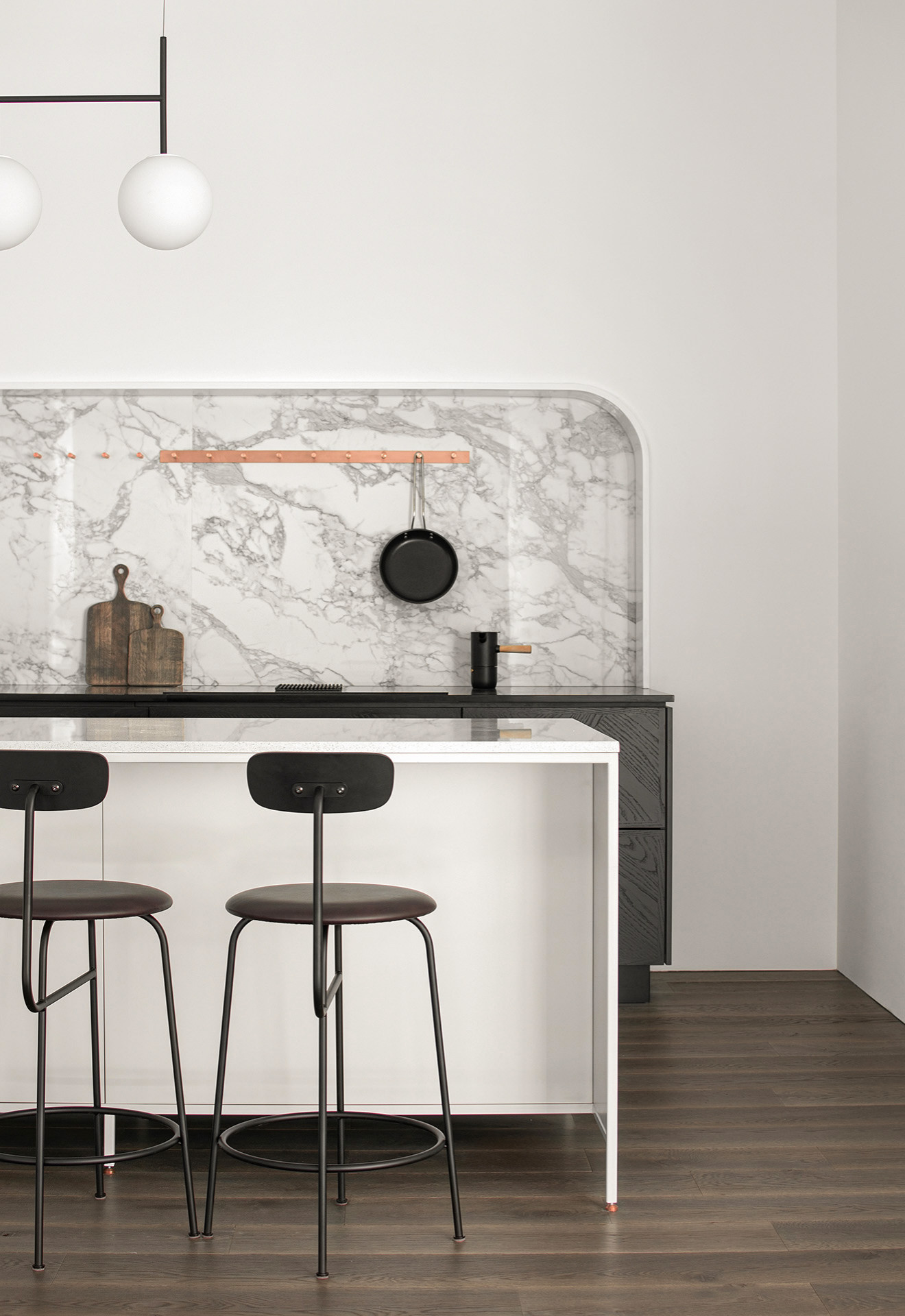 Houzz тур: Минимализм и классика возле Исаакиевского собора