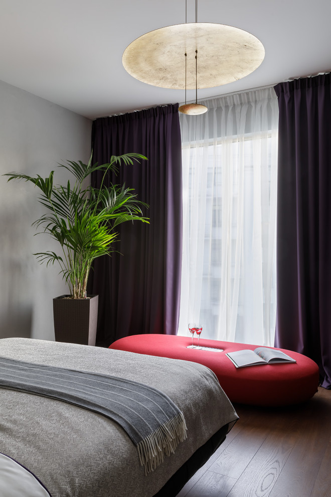 Оформление окна в спальне