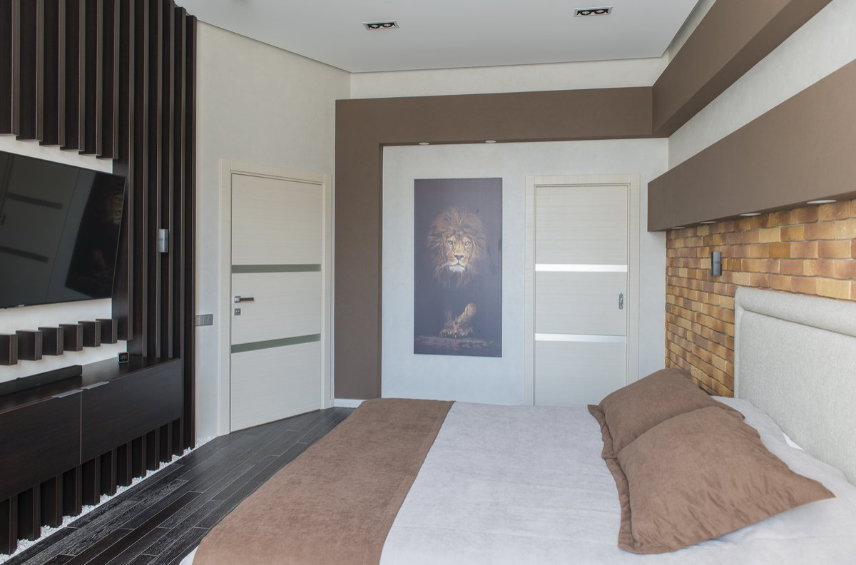 Частная квартира для него