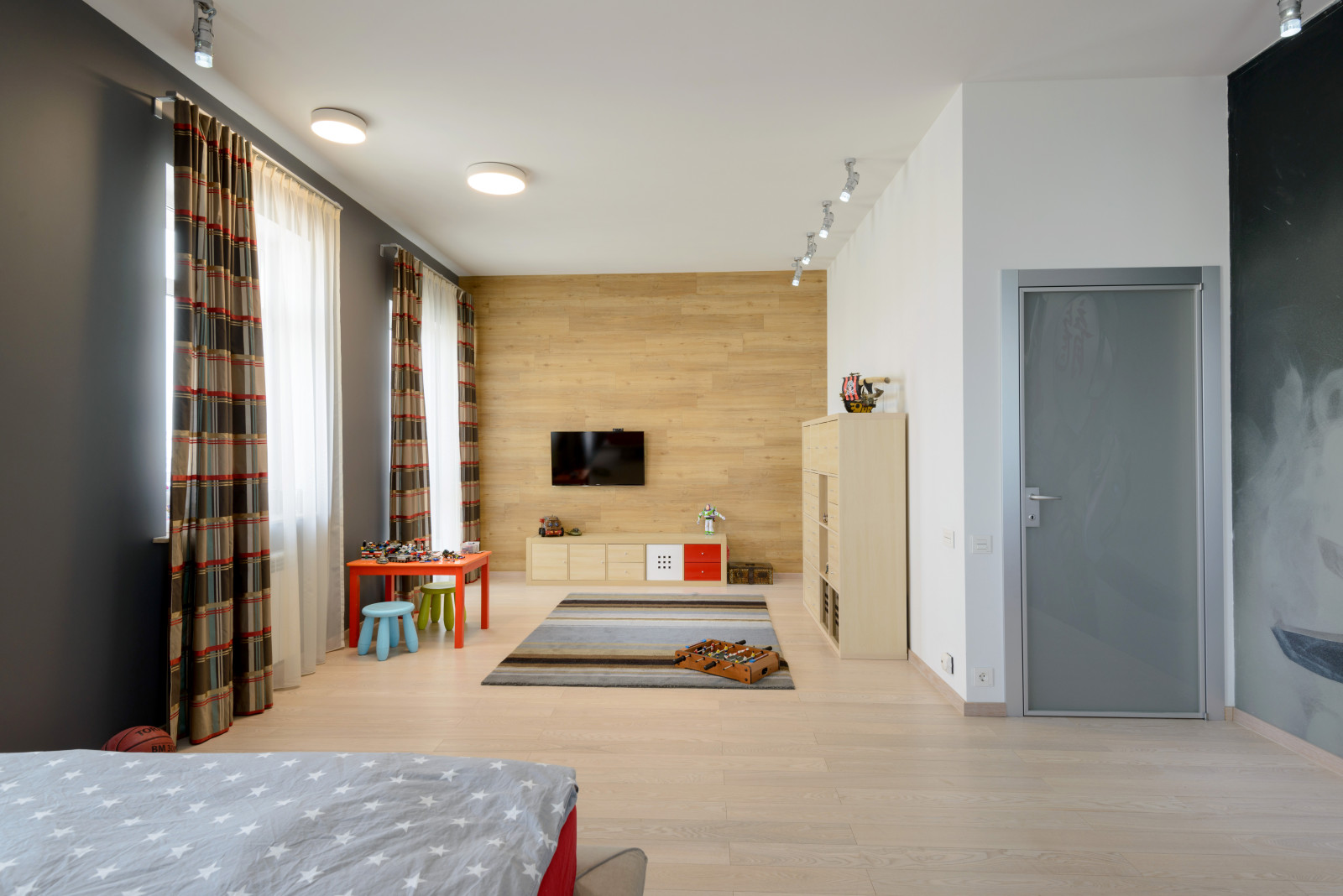 Современная квартира с Сибирским характером.