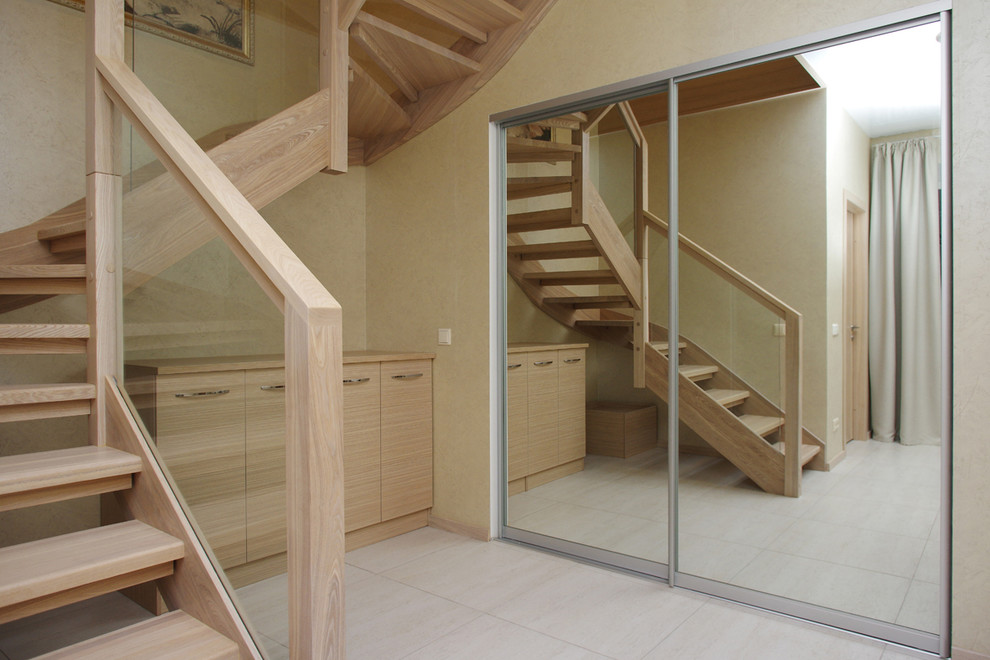 Натуральный ясень, дизайнер Юлия Бернухова