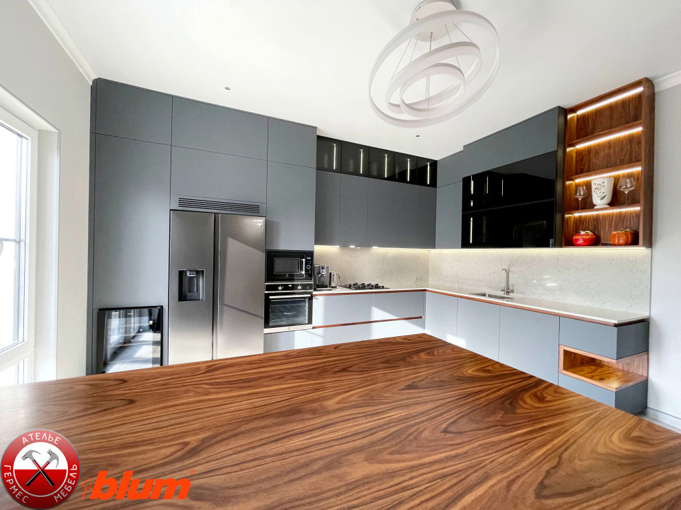 Обложка проекта: Масштабная кухня с островом в Анапе.