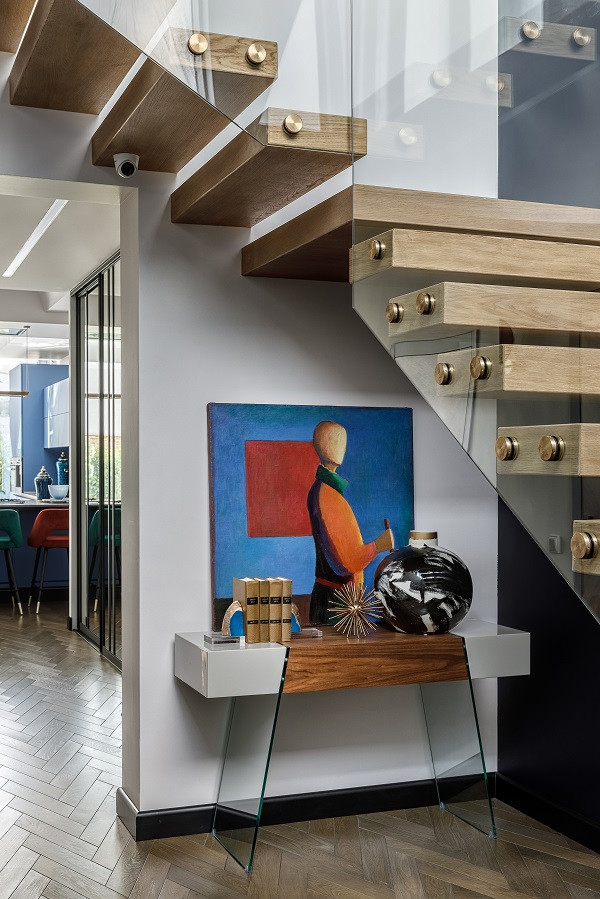 Картины в прихожей