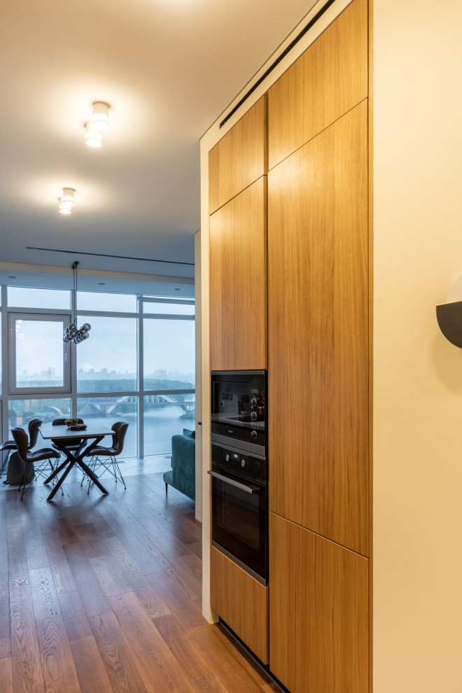 Кухня комбинированная со шпоном