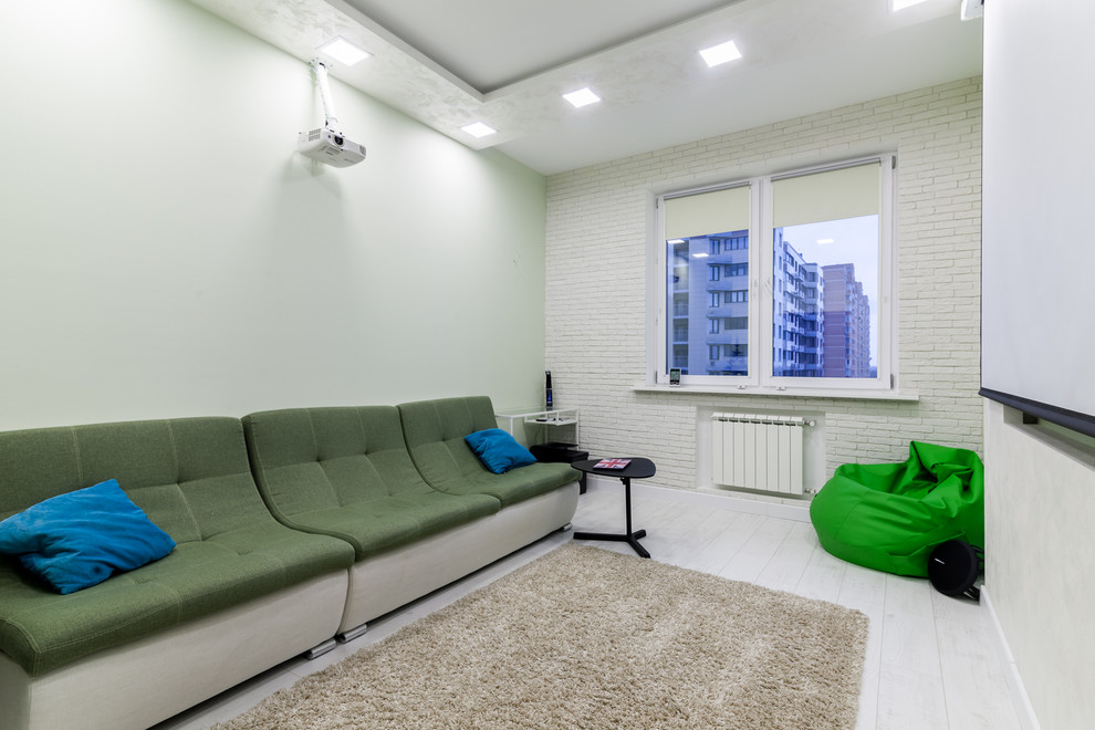 Просторная трехкомнатная квартира с приятным разноуровневым освещением в минимал