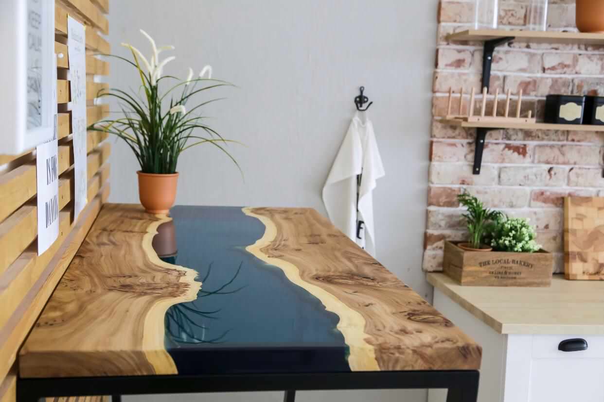 Обложка проекта: Стол  с рекой для фотостудии