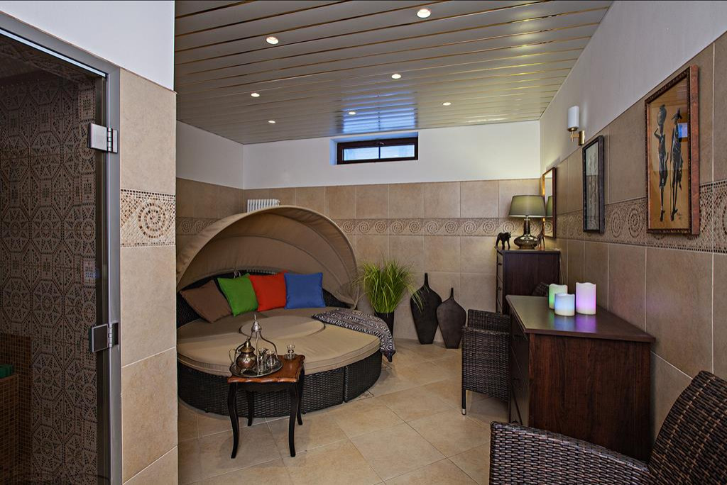 Хамам с комнатой отдыха в загородном доме