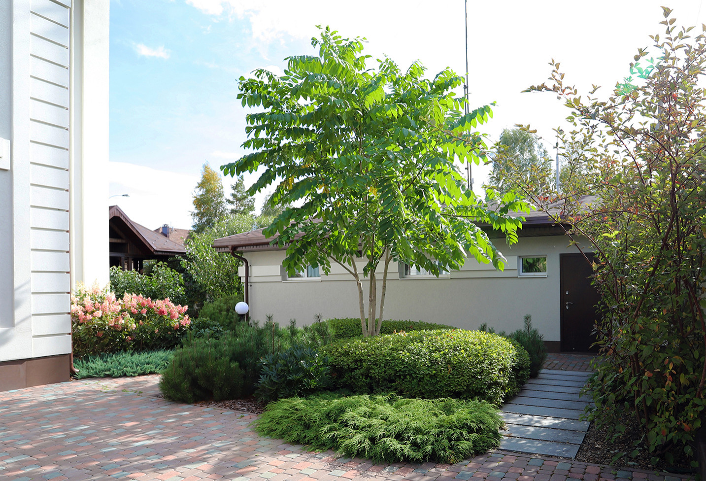 Руст и поперечно исчерченная дорожка