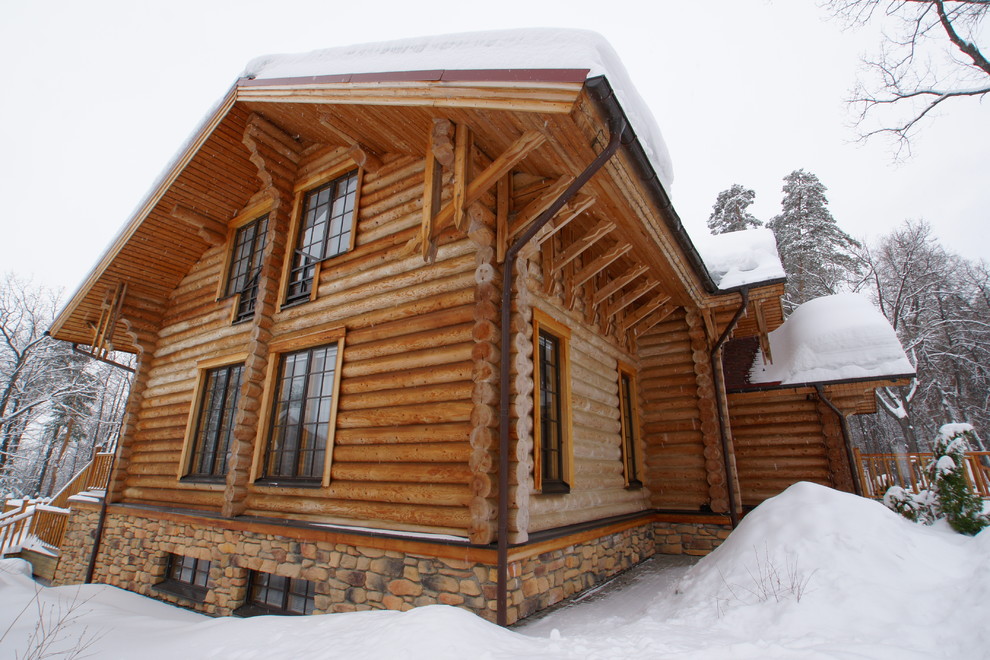 Гостевой дом. Калиброванное бревно. Канадская рубка. Диаметр 35-45 см.